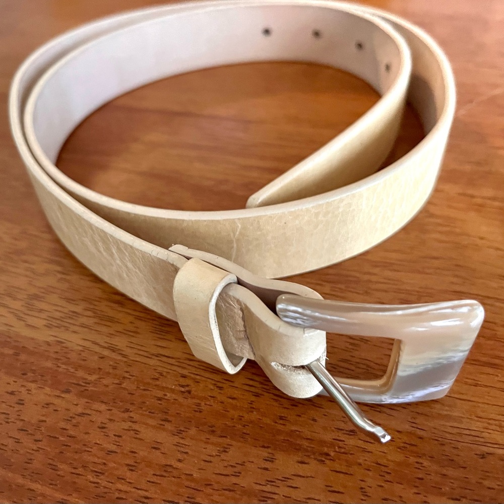 Tan Via Spiga belt with tortoise like Buckle like new condition.